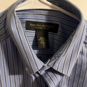 Banana Republic Men's Blue and White Striped Dress Shirt